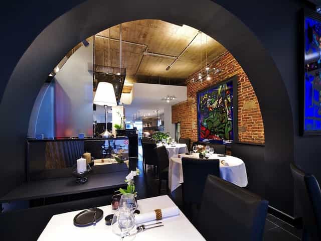 Industrial-chic Sentro Lounge: exclusive corporate dinner and VIP board meeting venue.