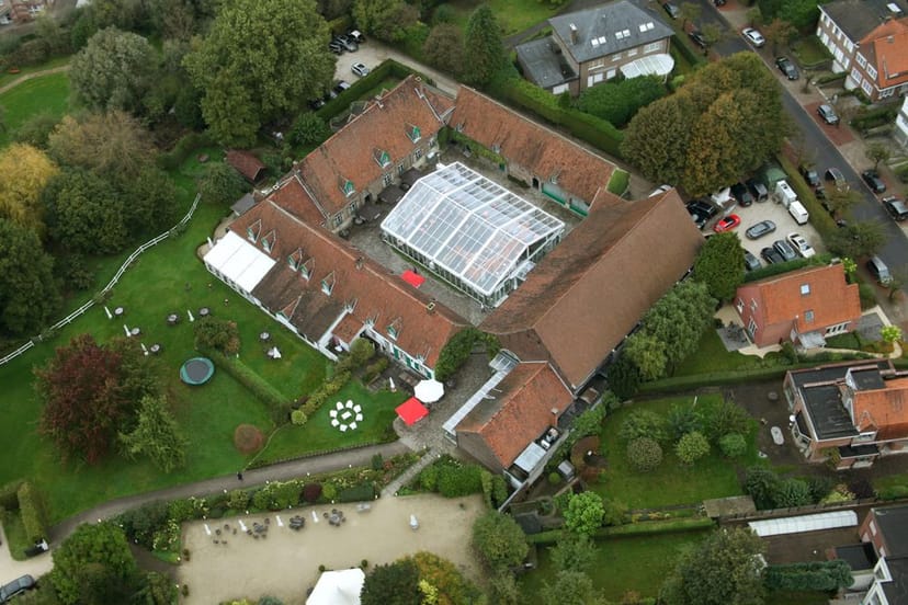 Garden wedding venue at Salons de Romree with marquee for exclusive corporate retreats and events.