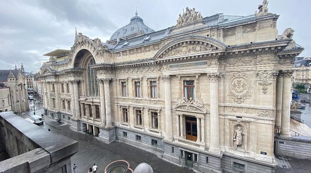 Bourse de Bruxelles neoclassical ballroom for high-impact gala and summit events.