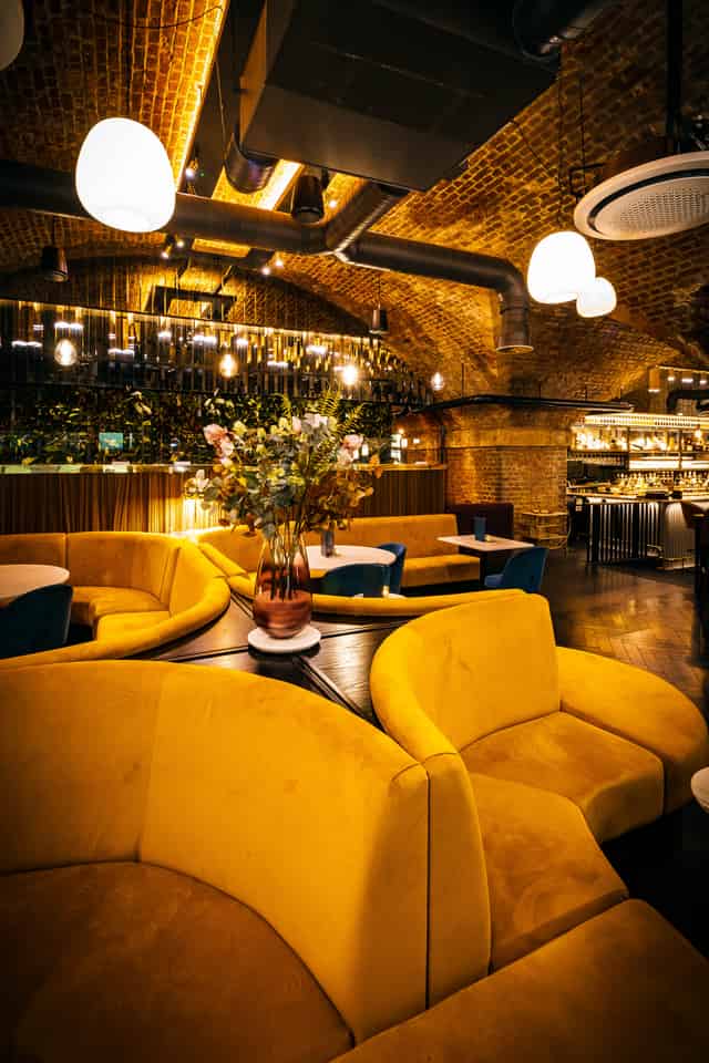 Lounge Arch
