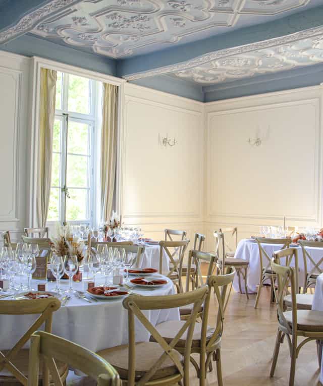 Elegant Château de Rivieren festival hall, perfect for luxury corporate luncheon or wedding venue.
