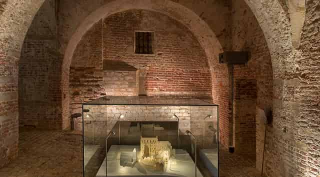 Lapidary