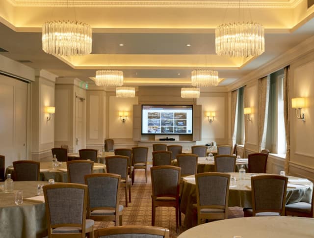 Oxford Suite