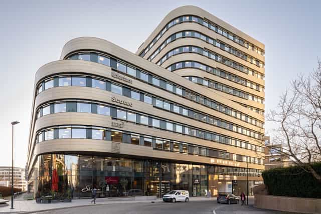 Modern Skøyen Atrium business center for corporate meetings and professional conferences.