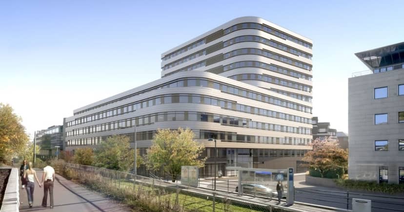 Modern Skøyen Atrium office complex for corporate meetings and professional business training.