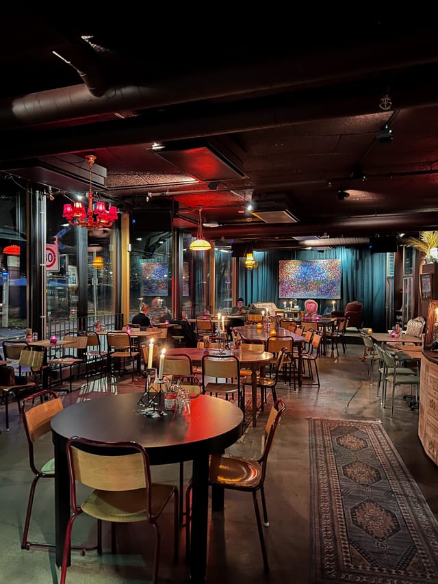 Mood-lit restaurant venue in Oslo for corporate networking and cocktail receptions.
