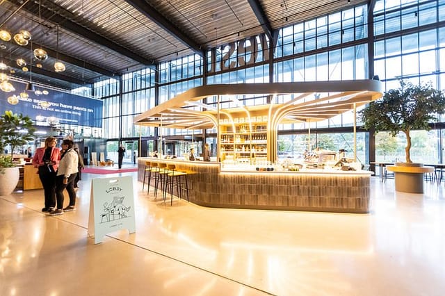 Modern coffee bar in Hall E at NOVA Spektrum, ideal for event networking and registration.