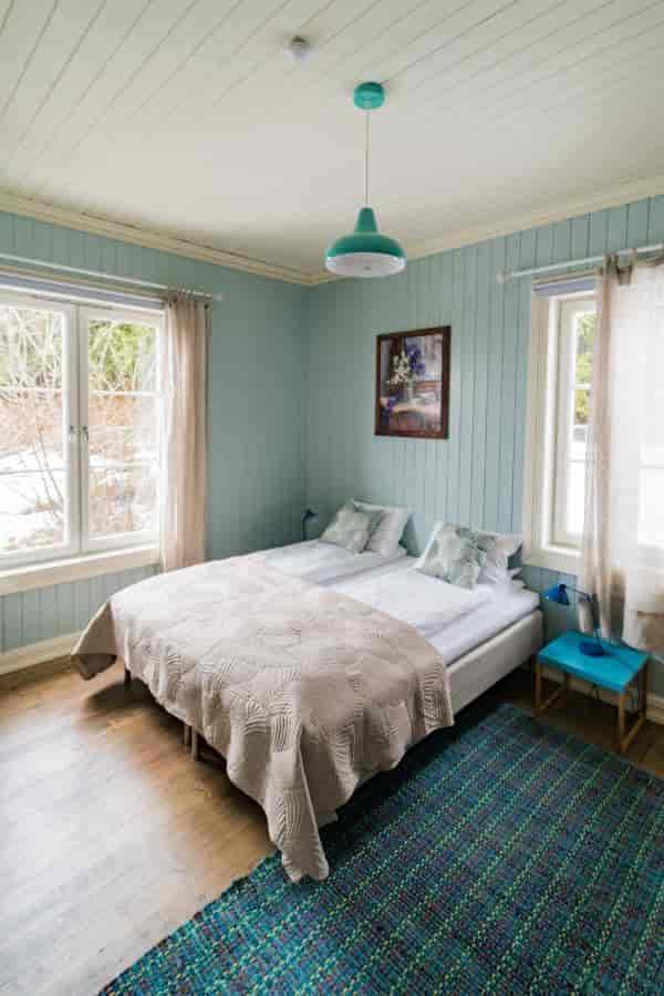 Cozy double room at Kollen Slottet for boutique retreats and corporate off-sites.