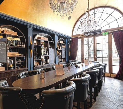 Private dining room in Hall of Fame, Chambre Séparée for upscale corporate events and board meetings.