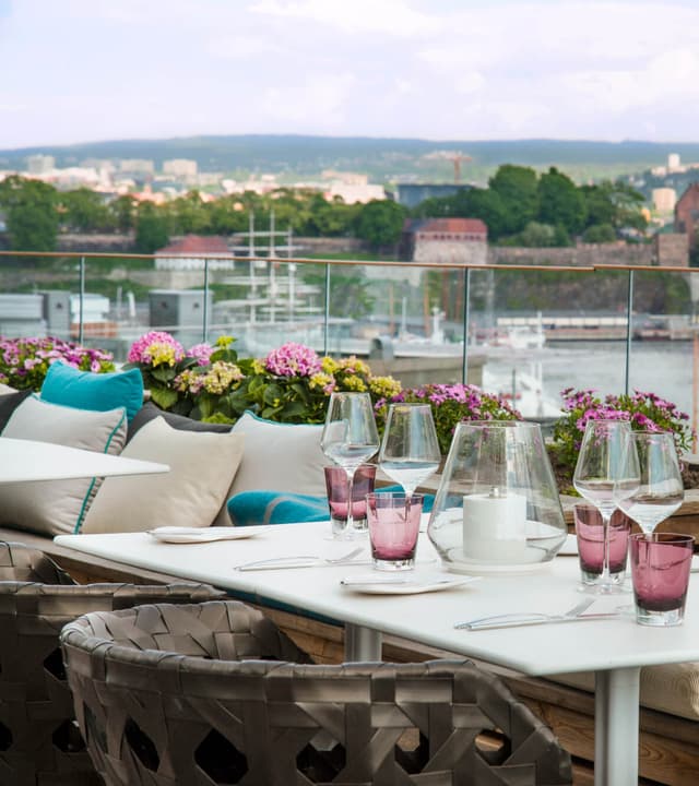 rooftop bar