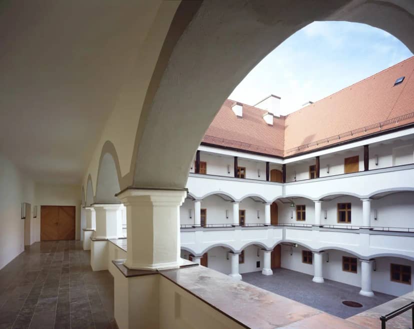 Schloss Hohenkammer seminar courtyard reception event