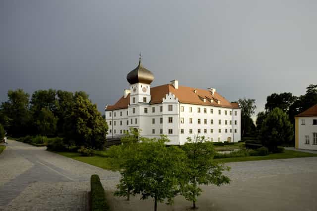 Schloss Hohenkammer castle venue for corporate retreat gala wedding