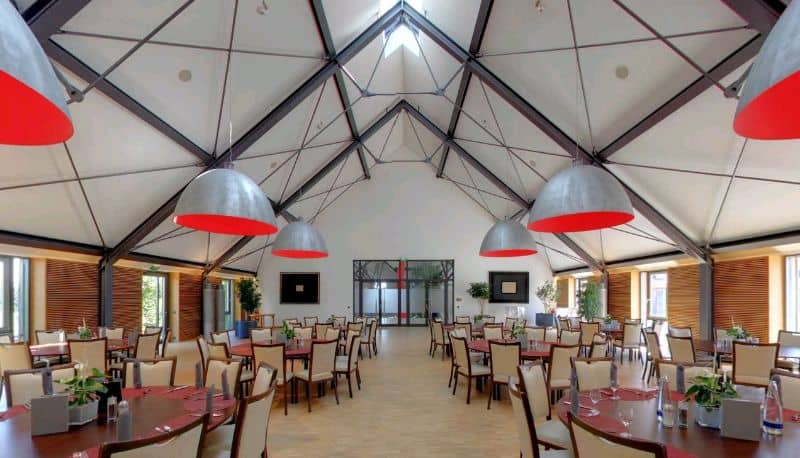 Schloss Hohenkammer gastronomy event space, modern banquet, seated dinner