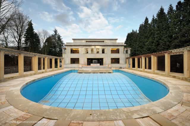 Villa Empain outdoor venue with central water feature for luxury galas and cocktail receptions.