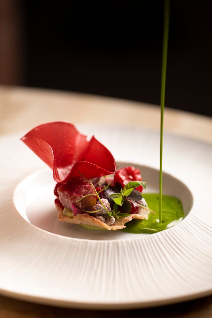 Gala dessert in The Cloud by Käfer featuring elegant plating for VIP events and luxury catering.