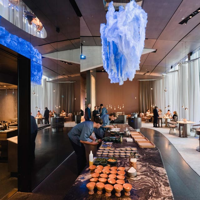 THE CLOUD by Käfer: Open-kitchen venue for upscale corporate receptions and luxury dining events.
