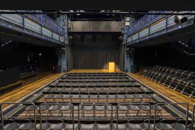 Black Box Gasteig industrial theater setup for corporate keynote and presentation.
