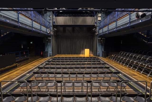 Black Box Gasteig industrial theater setup for corporate keynote and presentation.