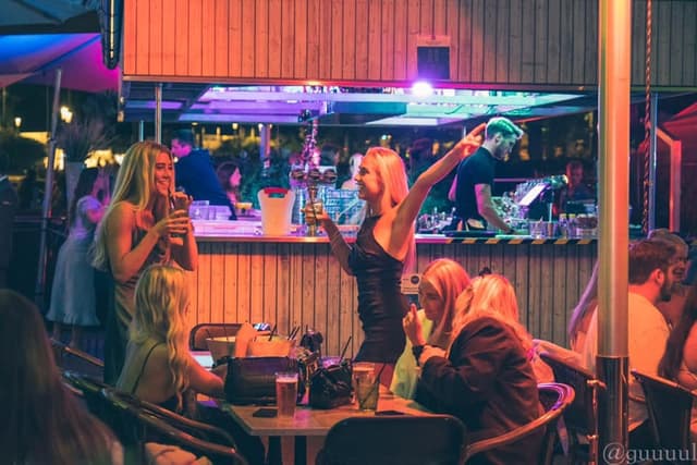 Bar