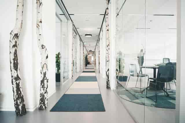 K2 breakout room at Symbion Conference Centre, featuring minimalist design for strategy meetings.
