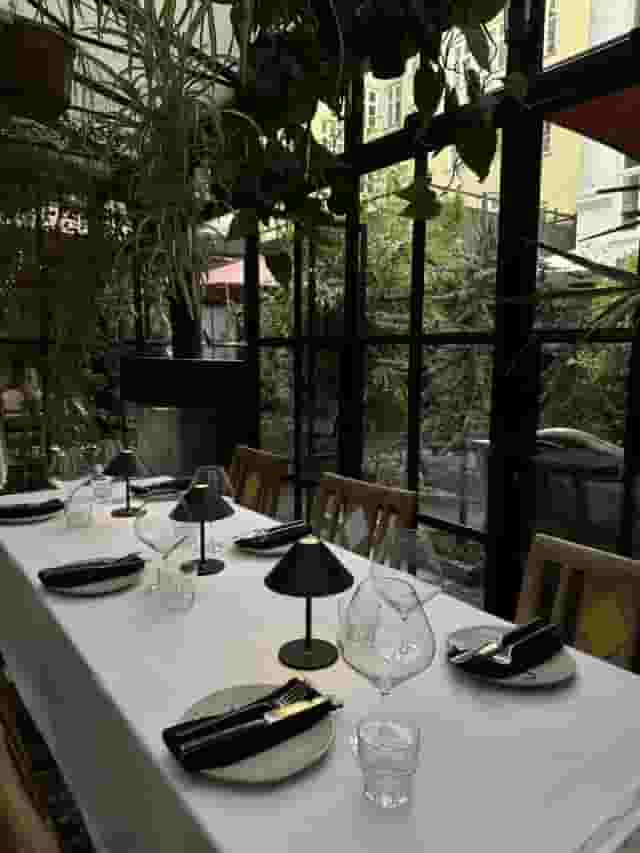 Organic restaurant