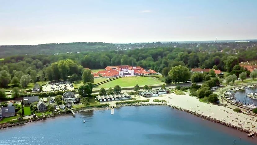 The Lounge at Rungstedgaard: Waterfront corporate retreat and team-building venue.
