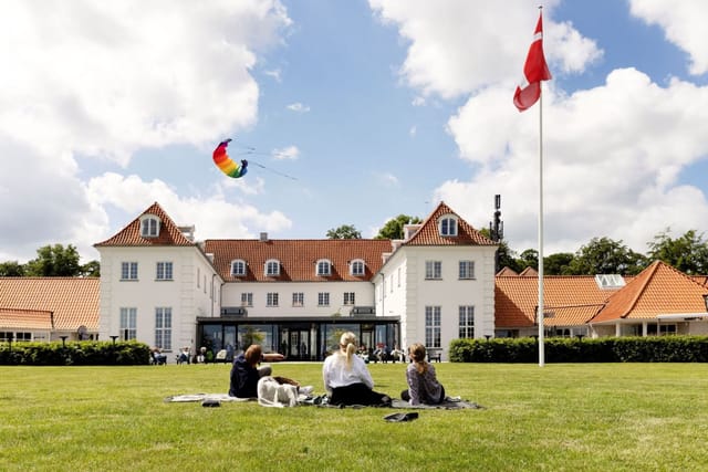 Hven meeting room at Rungstedgaard estate: ideal for corporate retreats and team-building offsites.