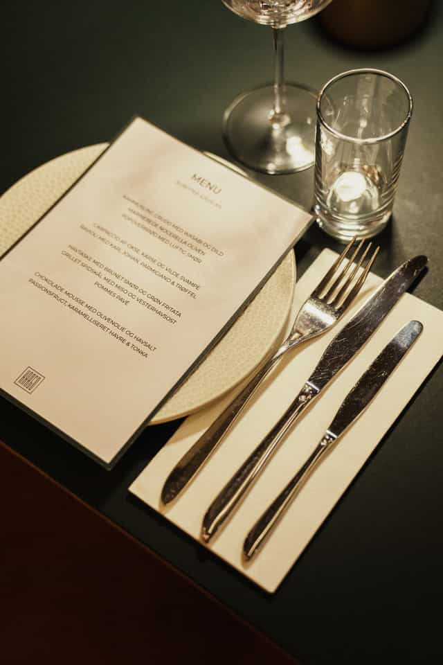 Private dining place setting at KARGO CPH for an upscale gala event.