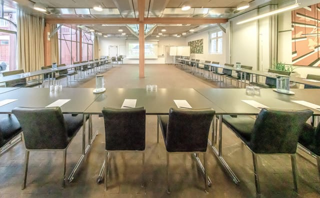 U-shape meeting room in Vognporten, Bernstorff Slot: professional workshop and conference venue.