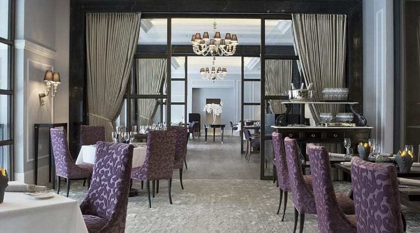 Luxury terrace for private dining or corporate events with modular glass partitions.