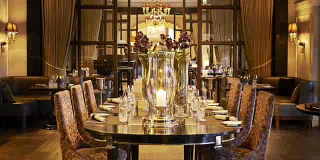 High-end private dining room with elegant floral decor for executive dinners and VIP events.