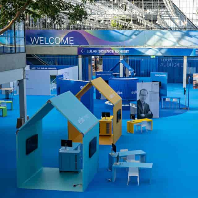 Modular trade show booths at Bella Center Copenhagen for corporate exhibitions and conferences.