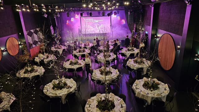 Banquet hall