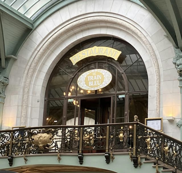 Le Train Bleu