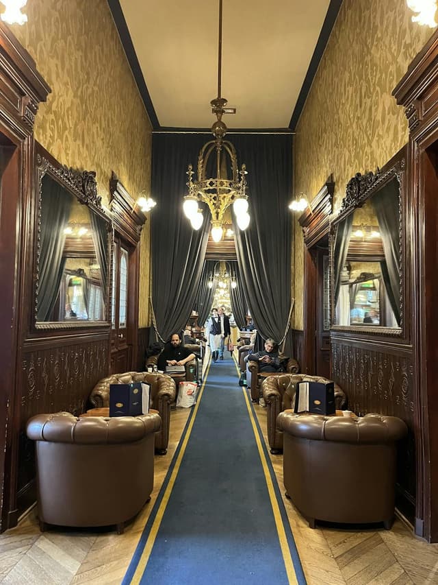 Le Train Bleu