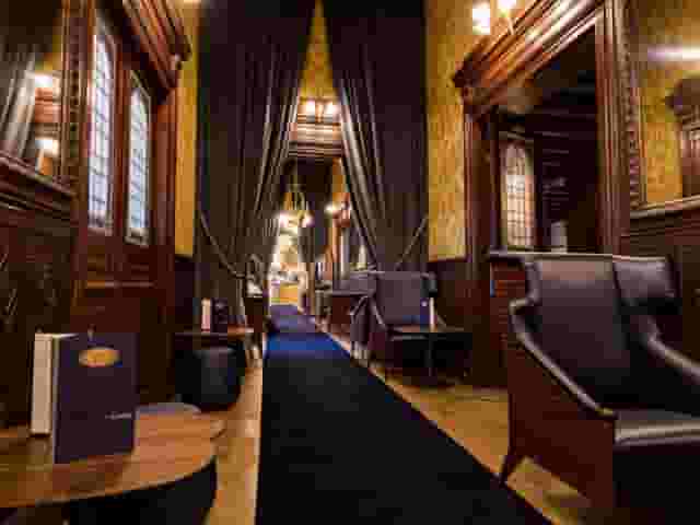Lounge Bar