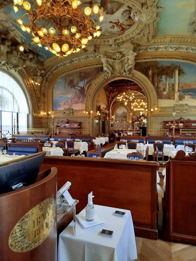 Le Train Bleu