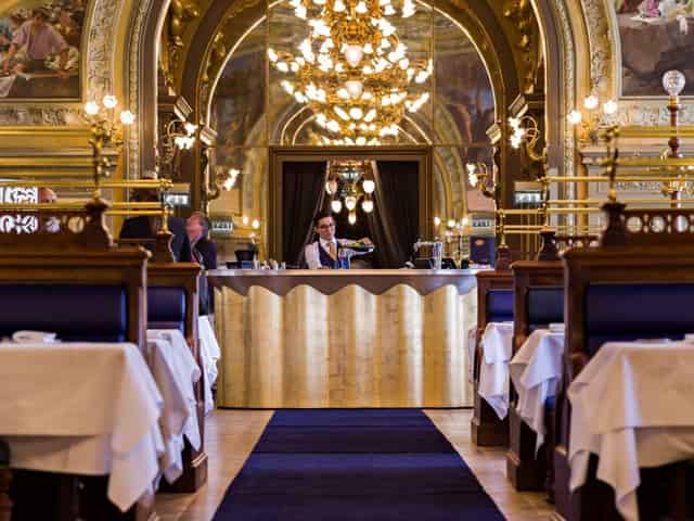 Le Train Bleu