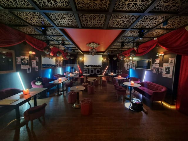 Cabaret-style lounge at Seminary Pavillon Passy for immersive networking and brand events.