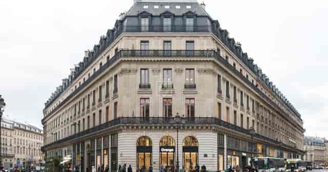 Paris corner meeting rooms for high-end brand activations and upscale corporate pop-ups.