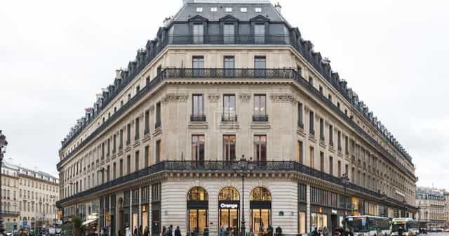 Paris corner meeting rooms for high-end brand activations and upscale corporate pop-ups.