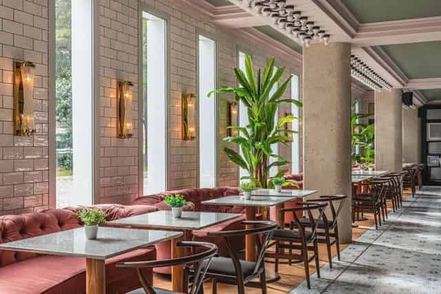 Restaurant/Bar