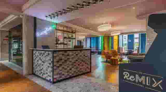 Restaurant/Bar