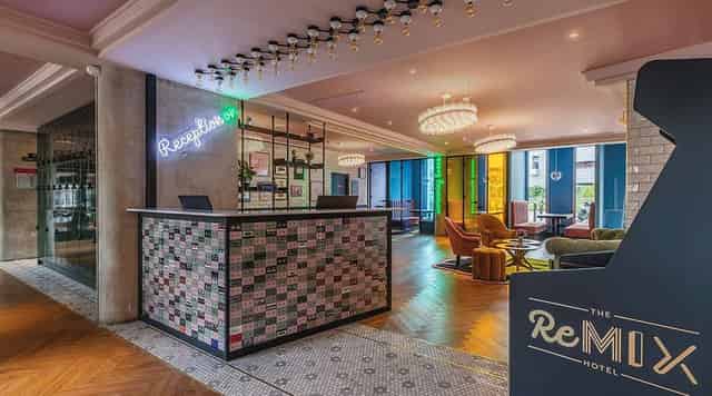 Restaurant/Bar