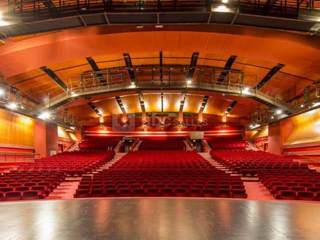 Amphithéâtre 402