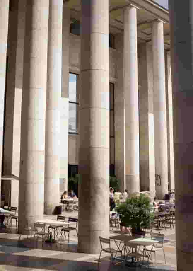 Medium Forecourt