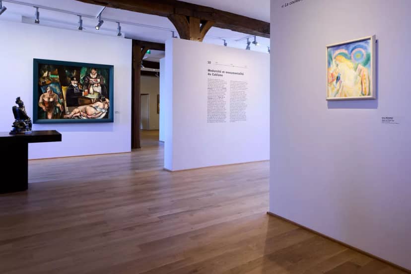Grands Formats Cubistes room for high-end corporate networking and sophisticated gallery events.