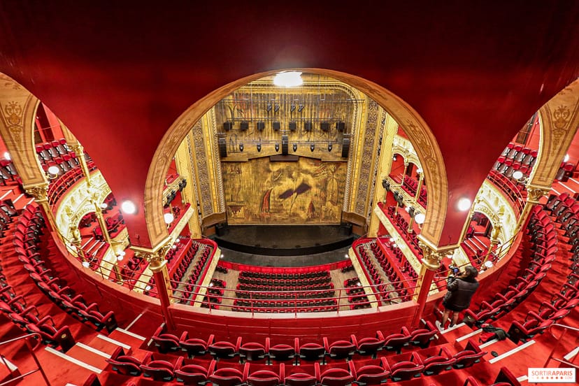 Théâtre du Châtelet auditorium with tiered seating for grand keynotes and plenary sessions.