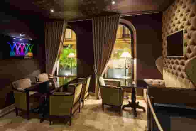 Dining bar
