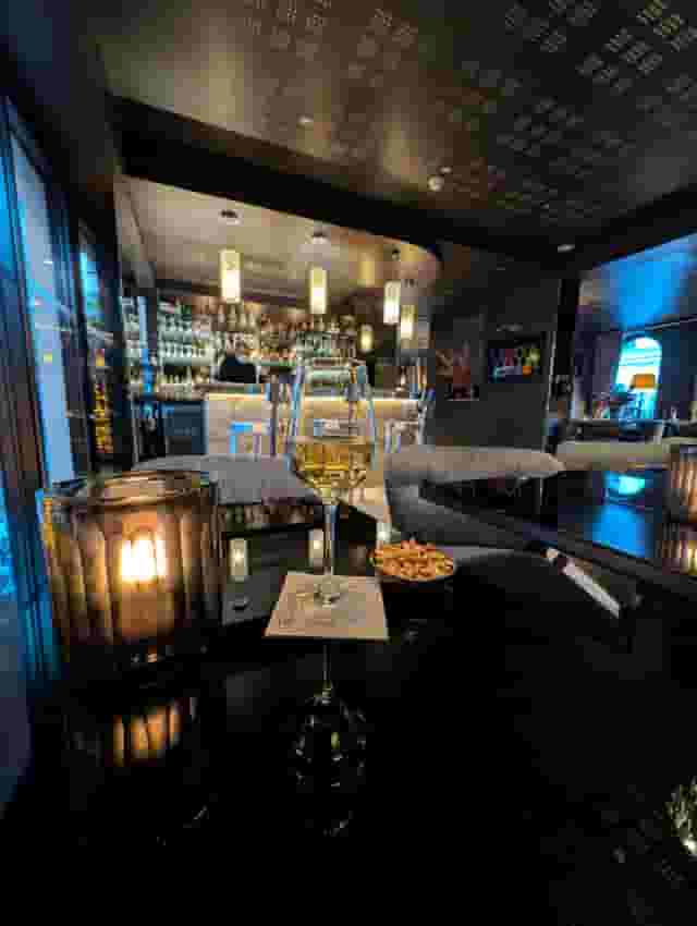 Dining bar